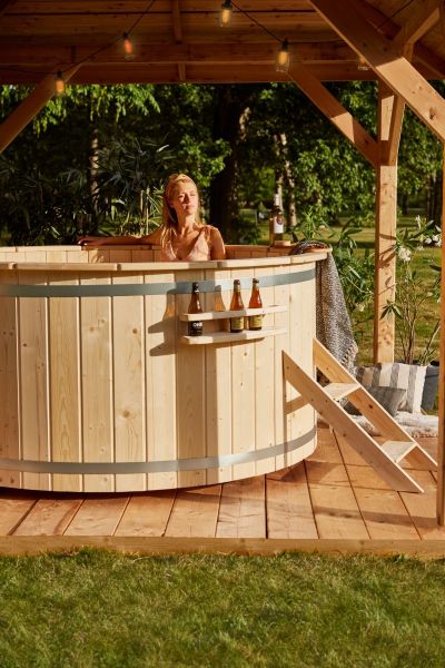 Hottub inclusief externe aluminium kachel Ø200 cm