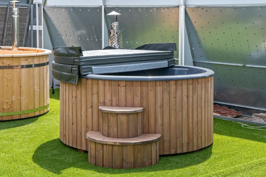 Hottub deluxe incl. RVS houtkachel en kachelpijp Ø200 cm